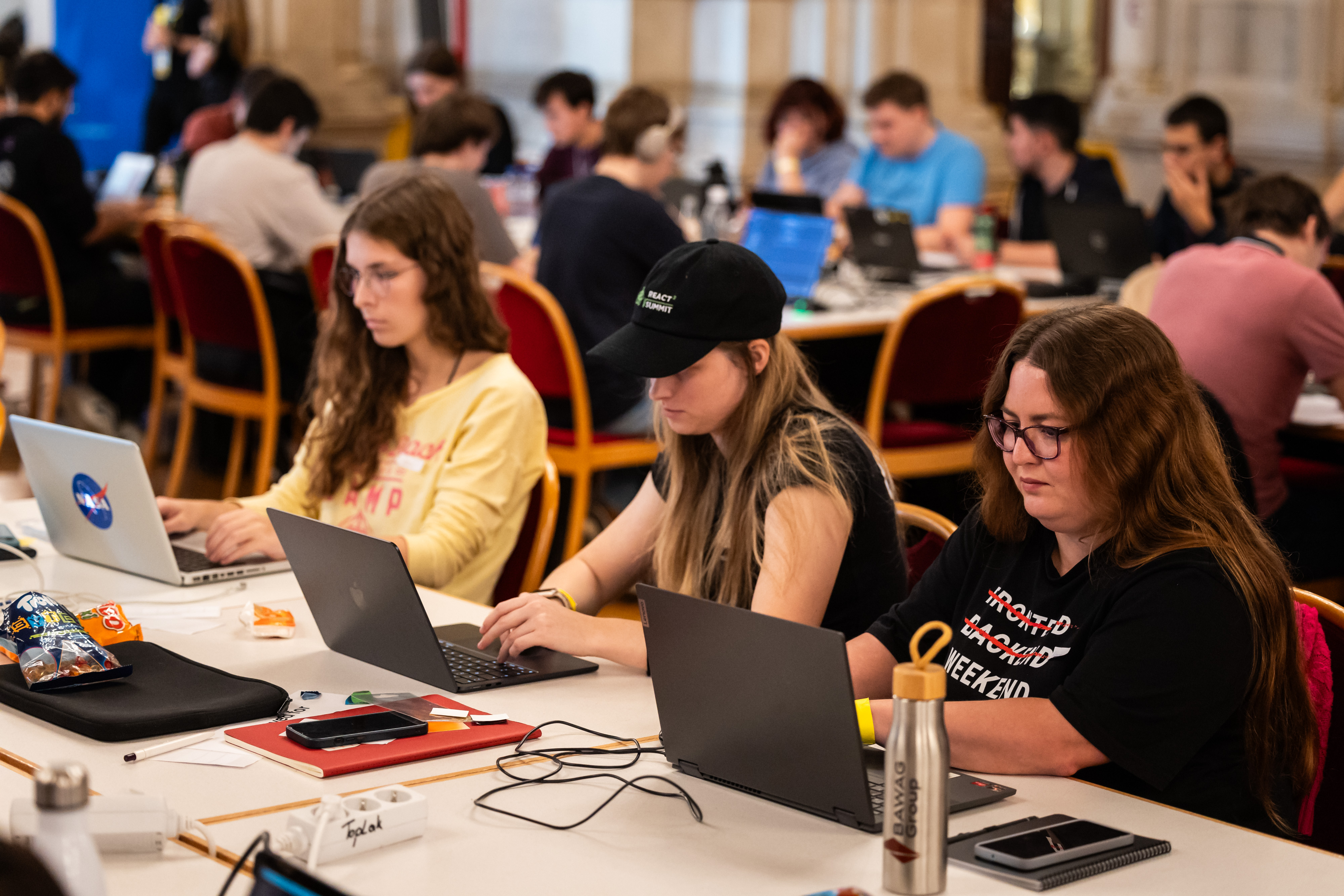 G:URL*s members wearing club shirts